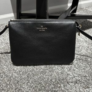Kate Spade New York

MULBERRY STREET MADELYNE CROSSBODY